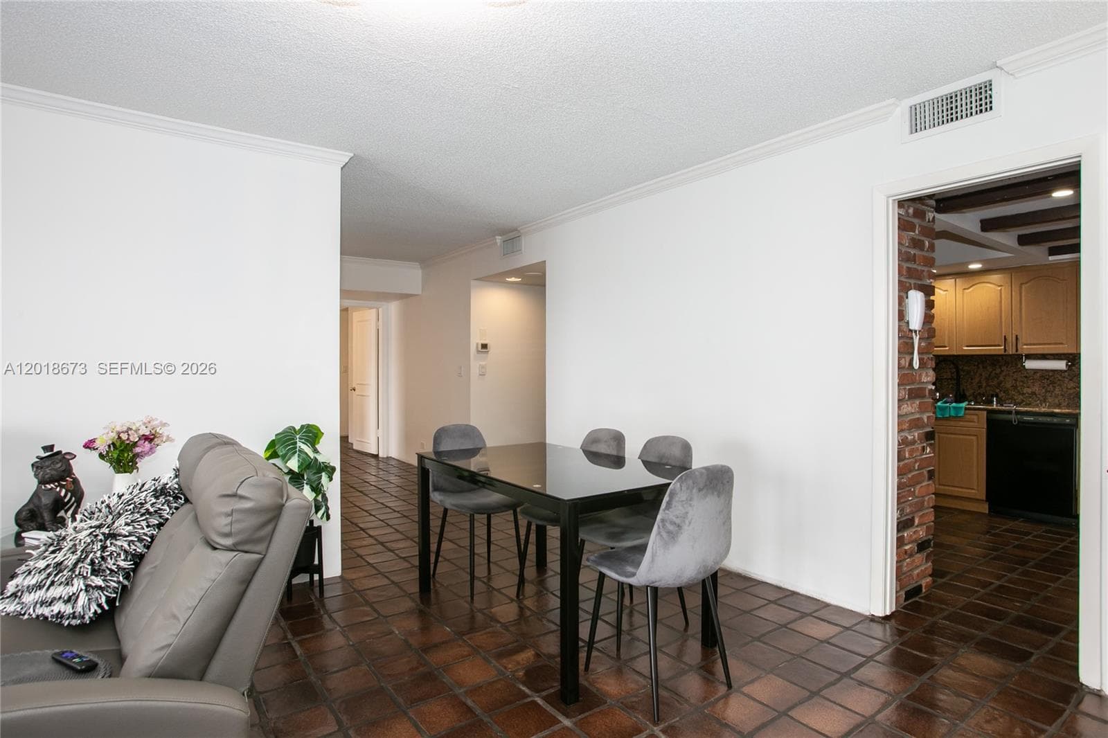 CRICKET CLUB CONDO · #1207 in Miami - Photo 4