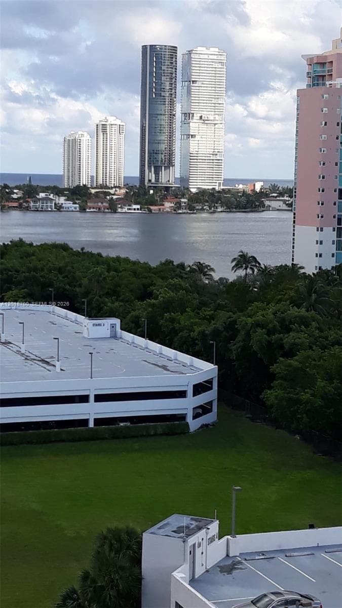 PARC CENTRAL AVENTURA SOU · #1216 in Aventura - Photo 8
