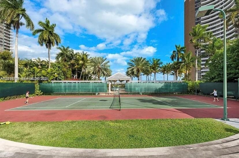 Palm Bay Condominium · #1E in Miami - Photo 25