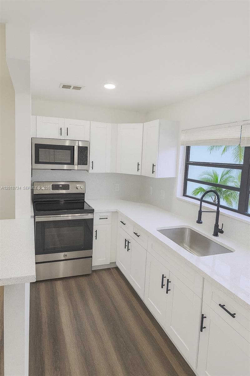 GEO M PHIPPENS SUB IN · #9 in Hallandale Beach - Photo 2