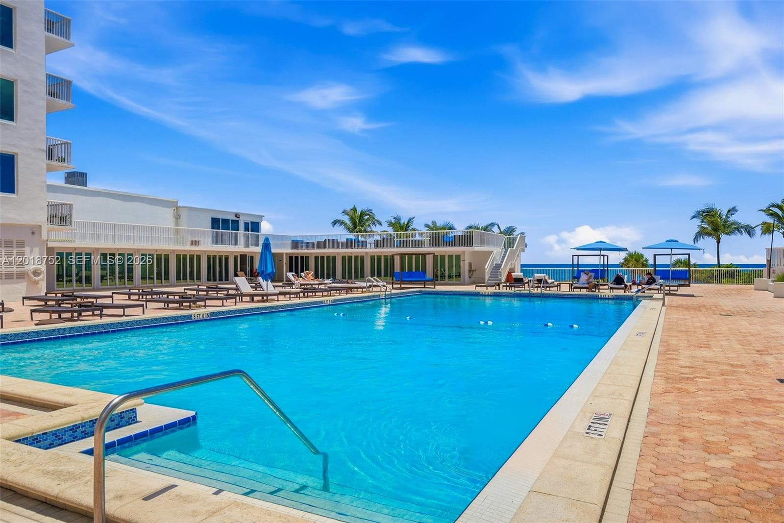 THE CARRIAGE HOUSE CONDO · #102 in Miami Beach - Photo 32