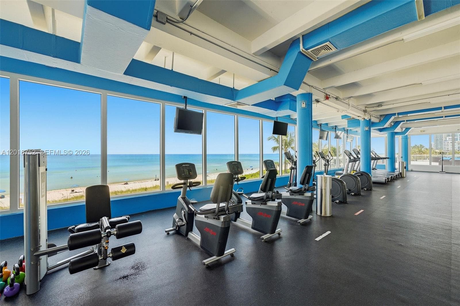 THE CARRIAGE HOUSE CONDO · #102 in Miami Beach - Photo 18