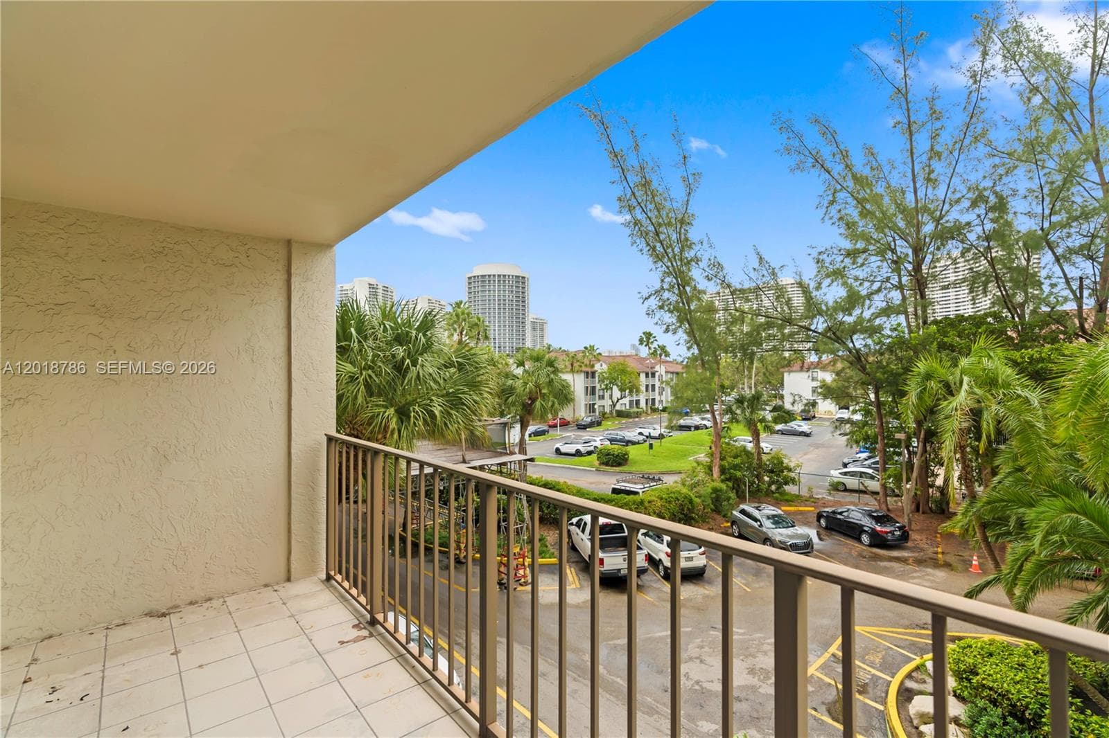 THE CLIPPER AT BISC COVE · #305 in Aventura - Photo 36