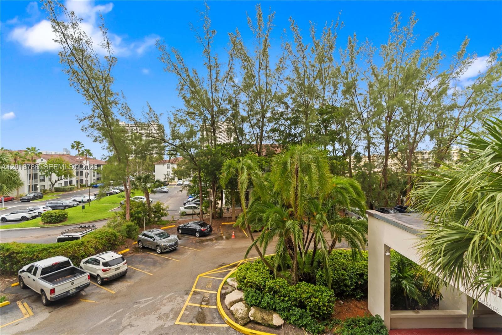 THE CLIPPER AT BISC COVE · #305 in Aventura - Photo 39