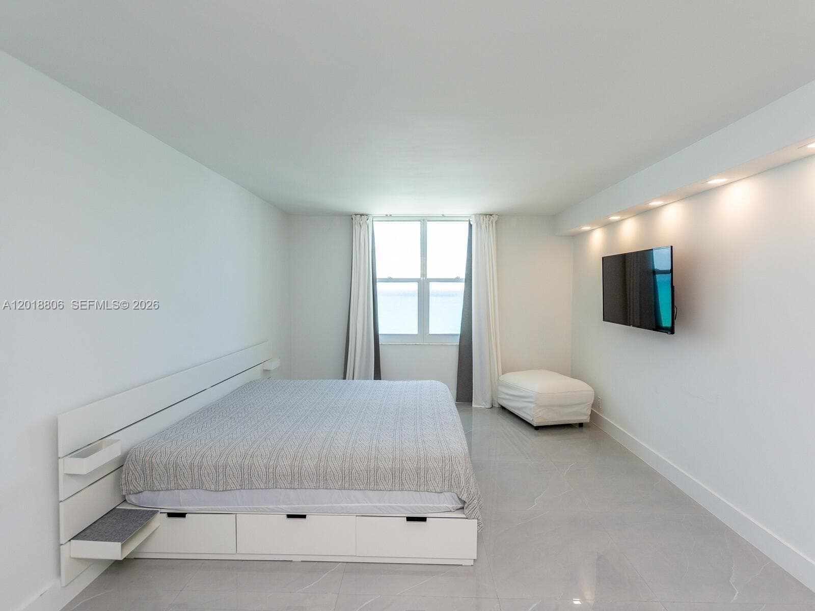 WAVE CONDO · #1525 in Hollywood - Photo 29