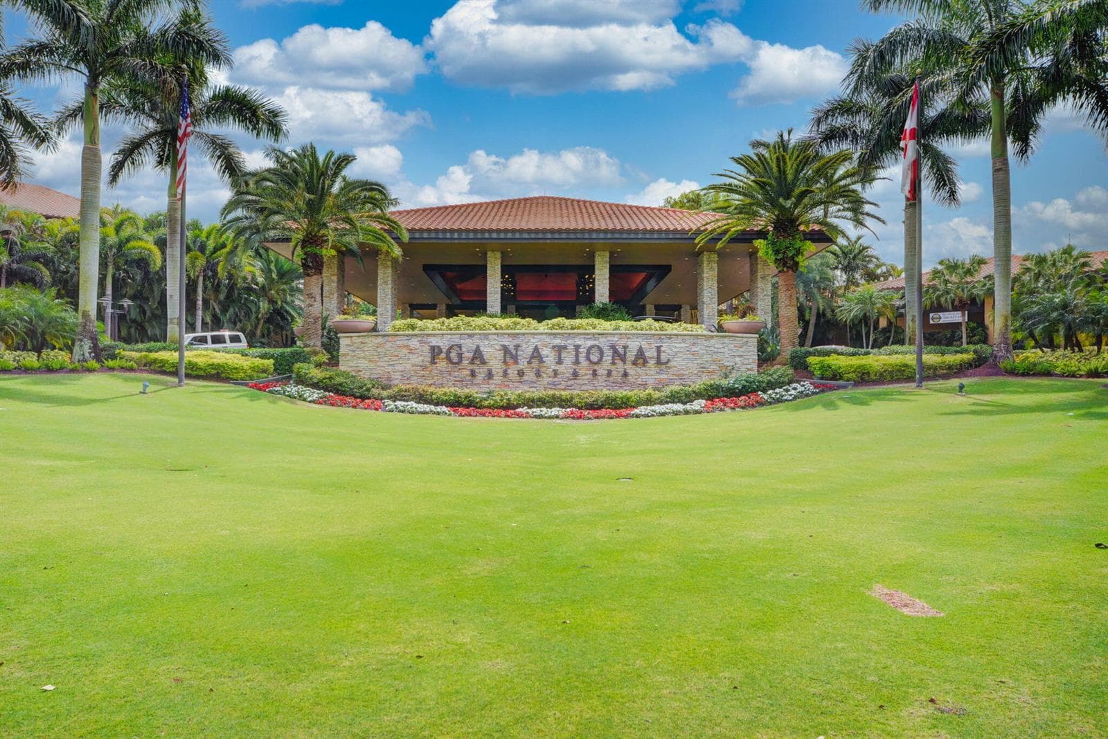 81-web-or-mls-92-print-121_pga national