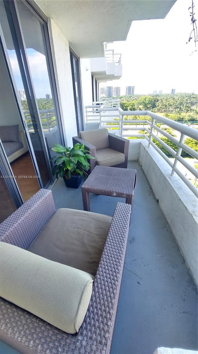 PARC CENTRAL AVENTURA EAS · #808 in Aventura - Photo 3