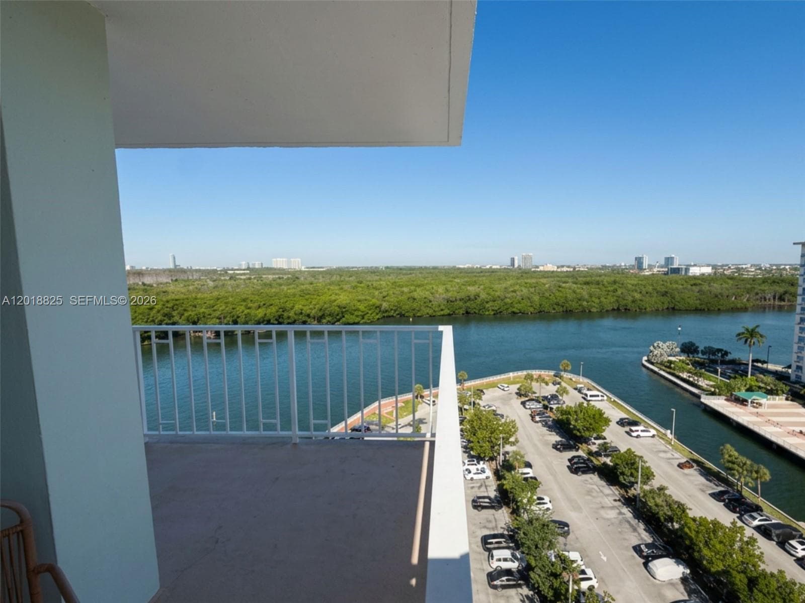 Arlen House West · #1421 in Sunny Isles Beach - Photo 4