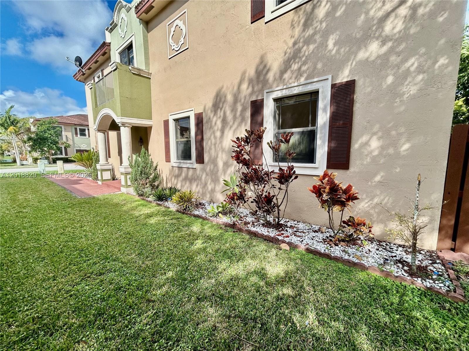 607 NE 35th Ave #607 photo 3