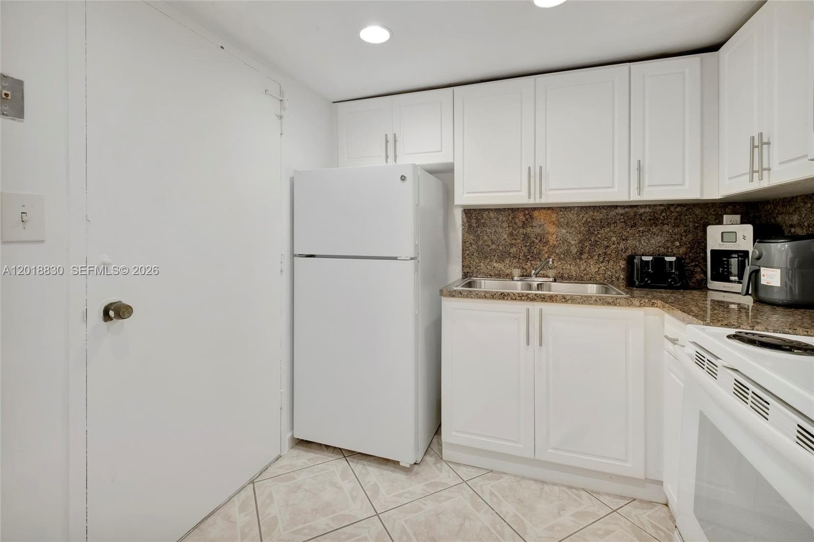 THE CARRIAGE HOUSE CONDO · #1126 in Miami Beach - Photo 36