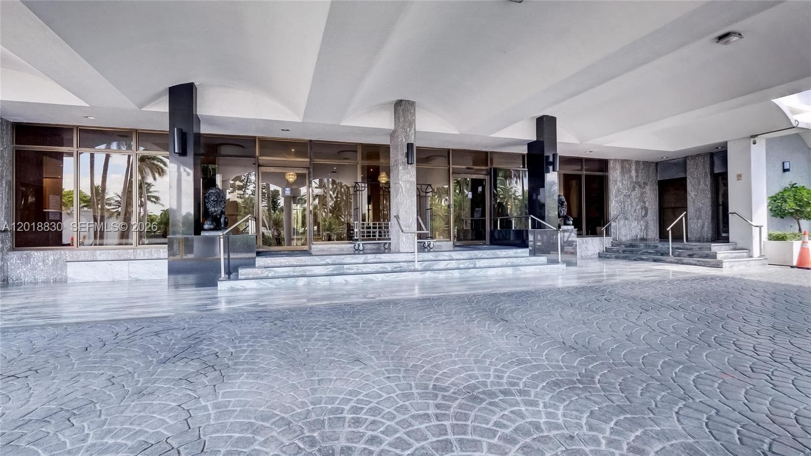 THE CARRIAGE HOUSE CONDO · #1126 in Miami Beach - Photo 5