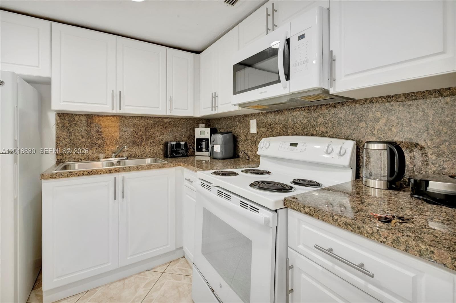 THE CARRIAGE HOUSE CONDO · #1126 in Miami Beach - Photo 35