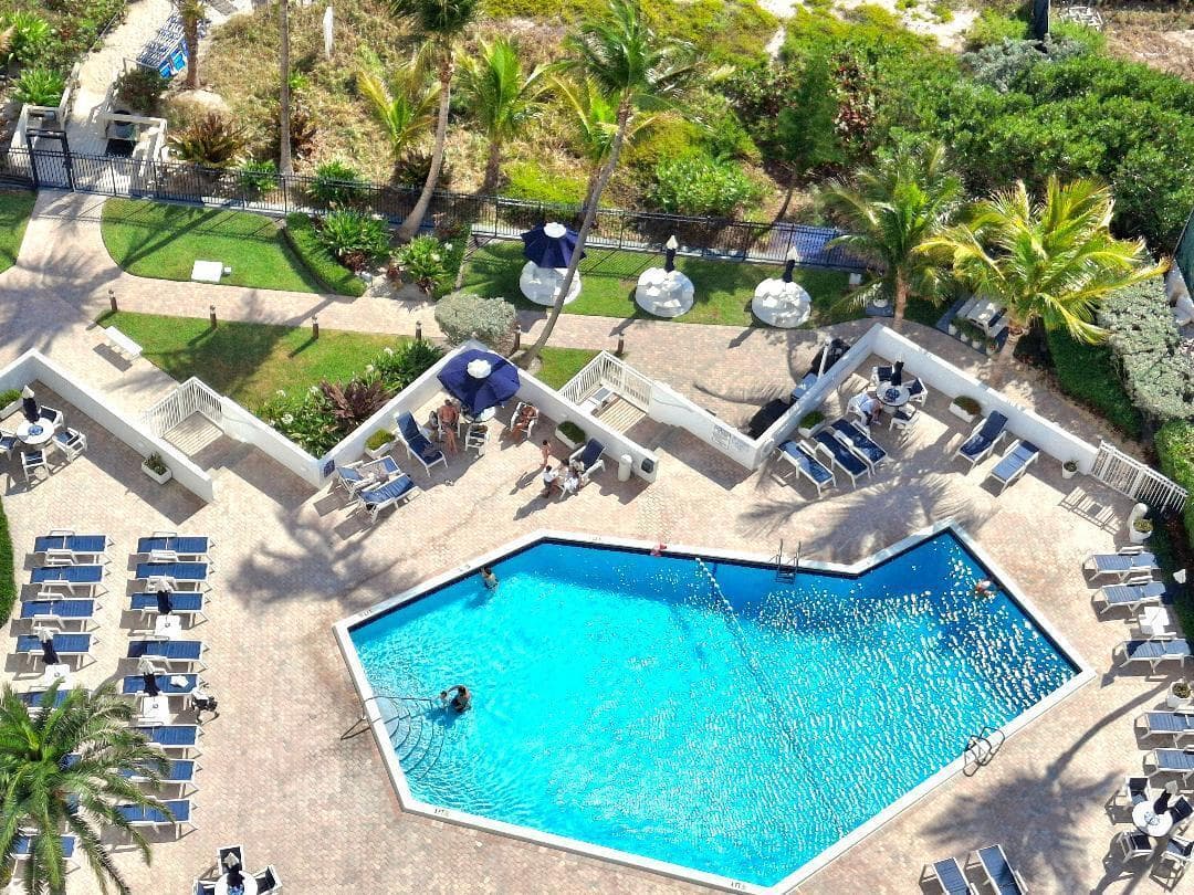 Claridge pool area