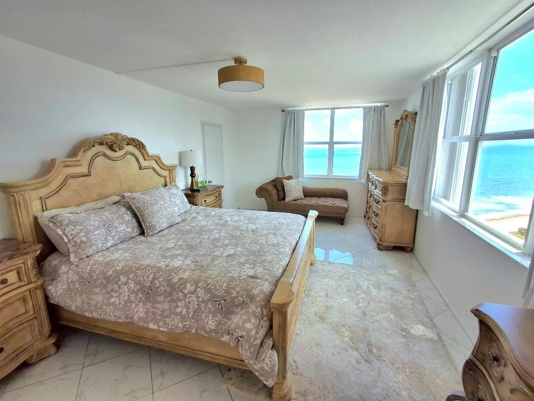 Claridge primary bedroom