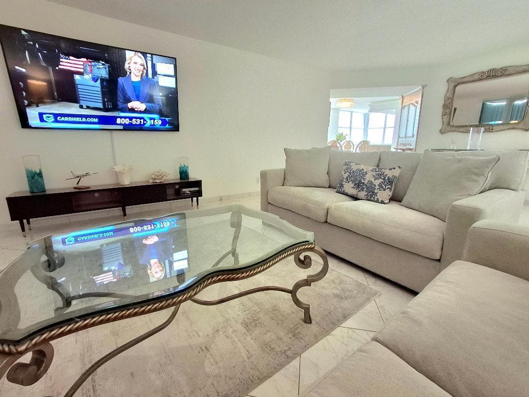 Claridge living room