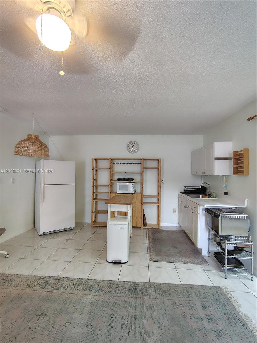 1100 SW 88th Ave #A photo 5