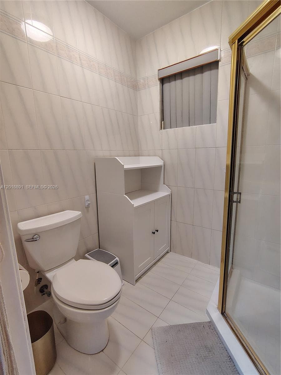 1100 SW 88th Ave #A photo 9