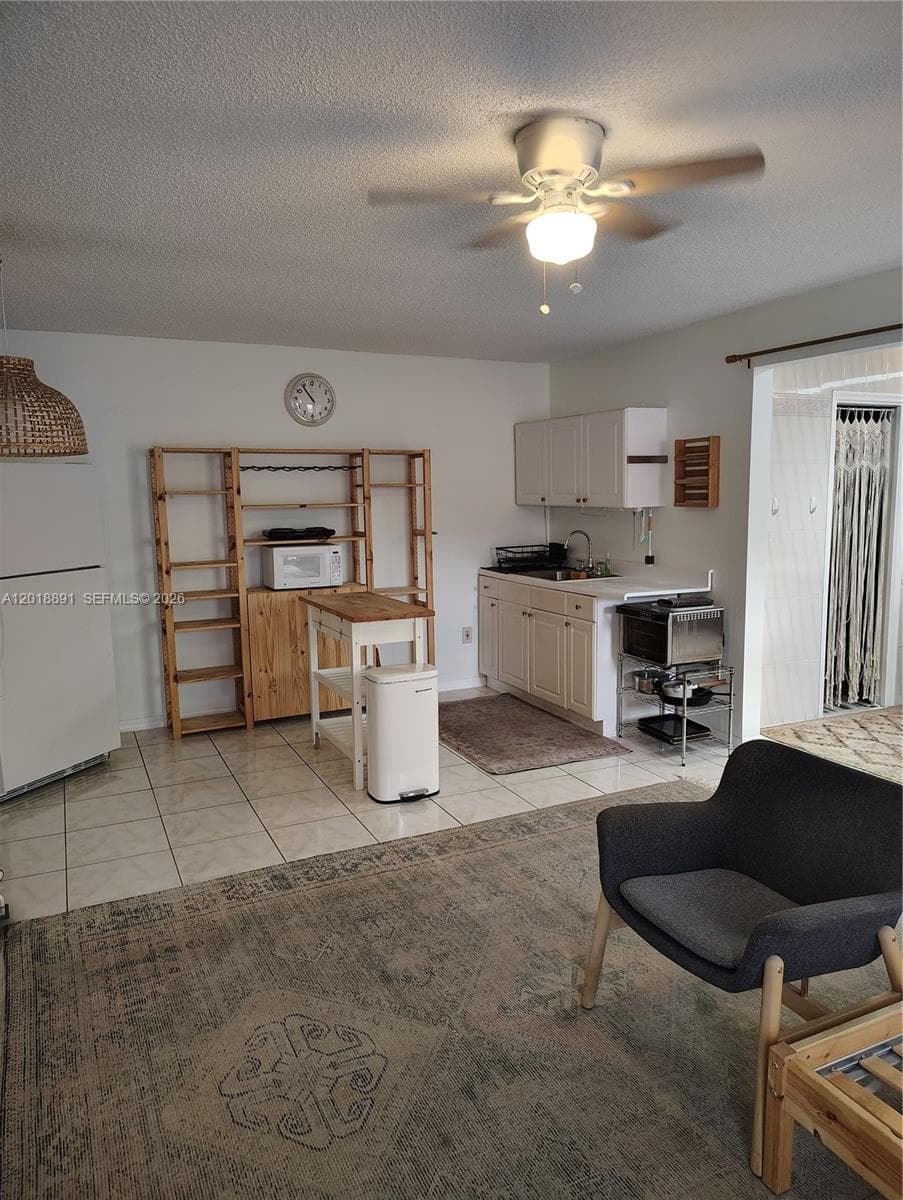 1100 SW 88th Ave #A photo 18