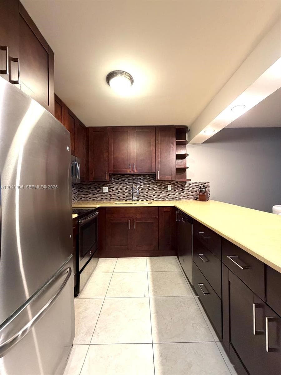 OLYMPUS CONDO PHASE · #920 in Hallandale Beach - Photo 3