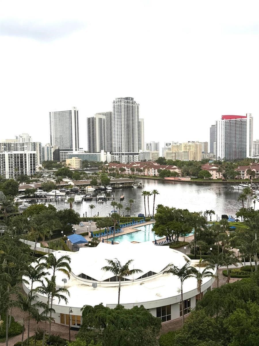 OLYMPUS CONDO PHASE · #920 in Hallandale Beach - Photo 10
