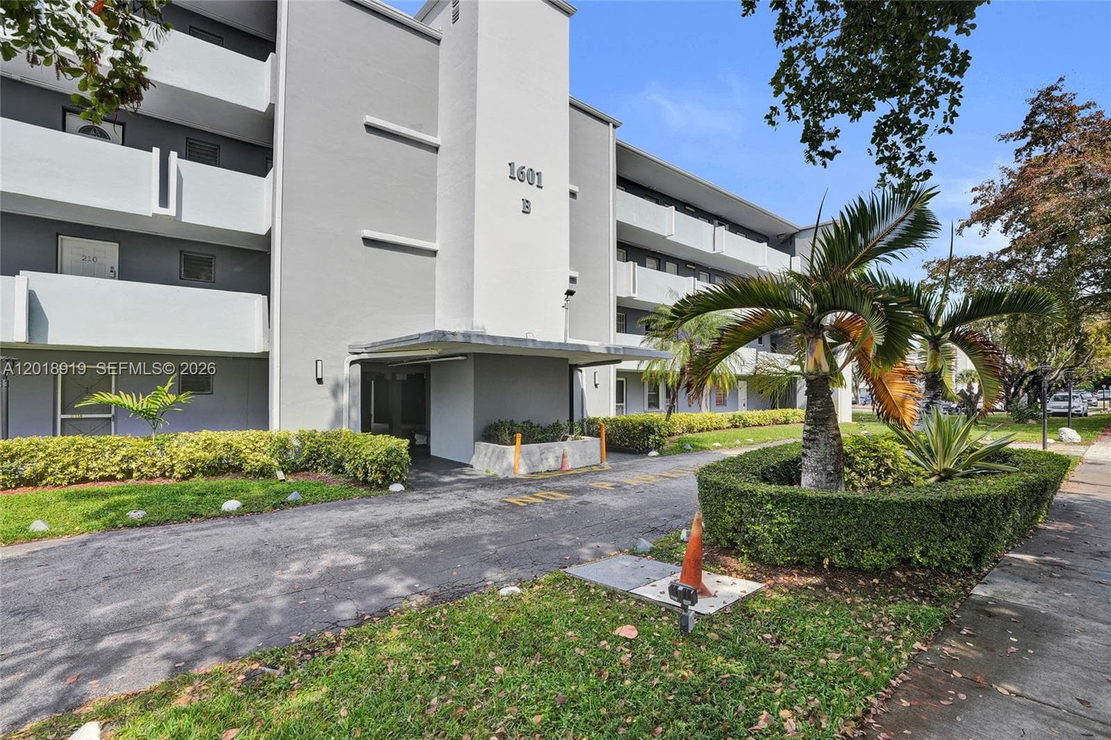 ROLLING GREEN CONDO B · #B112 in Miami - Photo 1