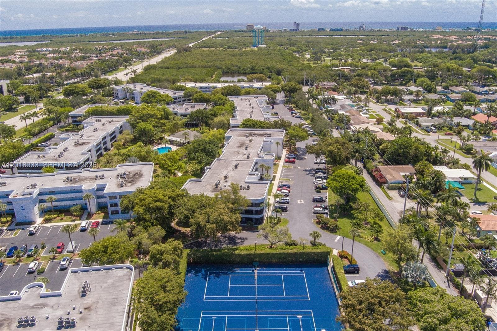 SHERIDAN BY THE BEACH CON · #9I in Hollywood - Photo 18