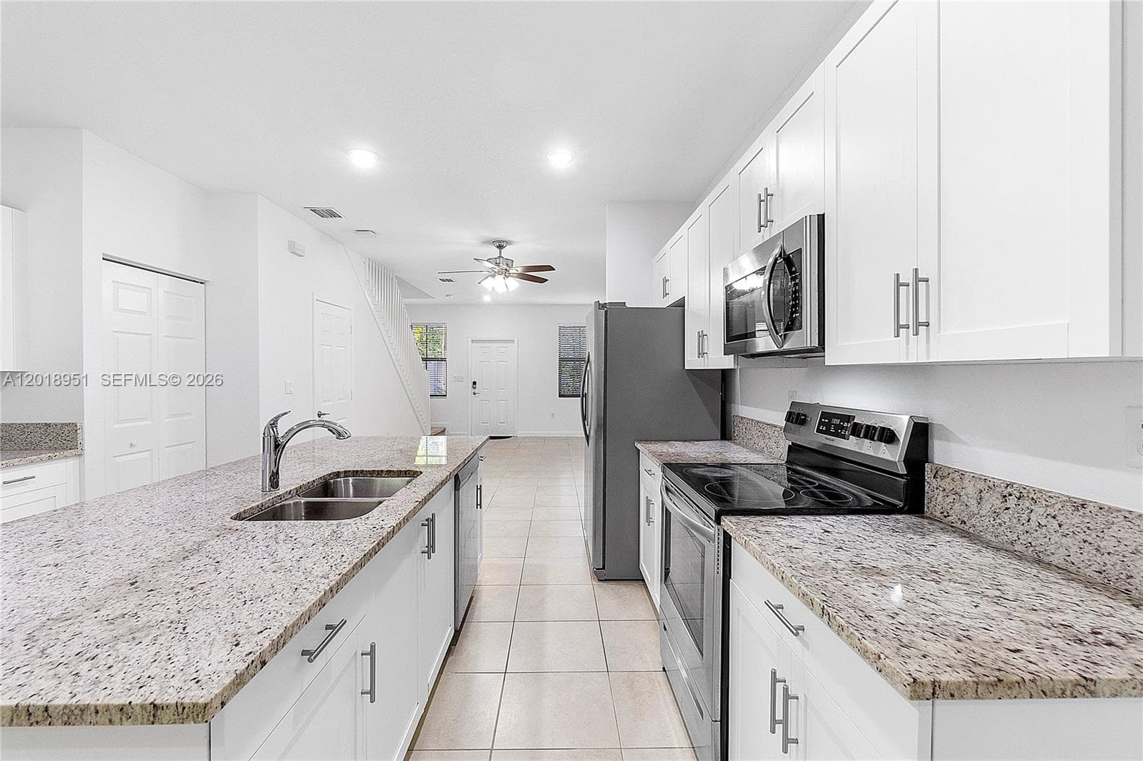 1541 SW 28th St #1541 photo 3
