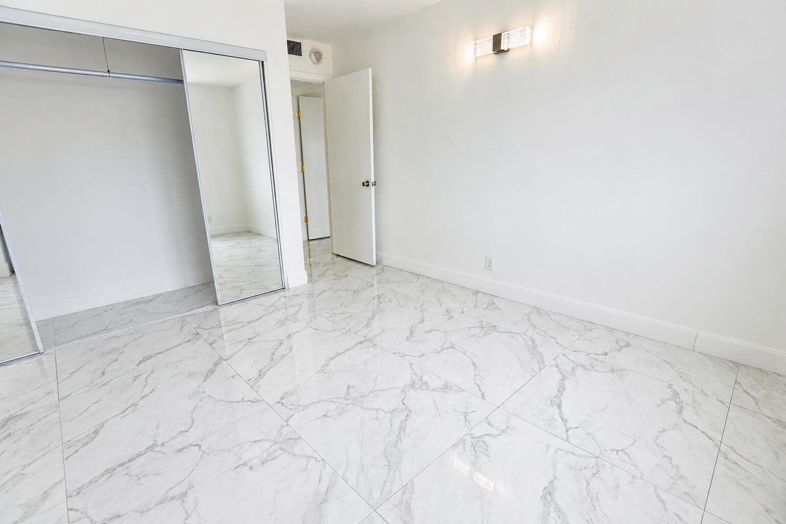 101 Briney Ave #401 28