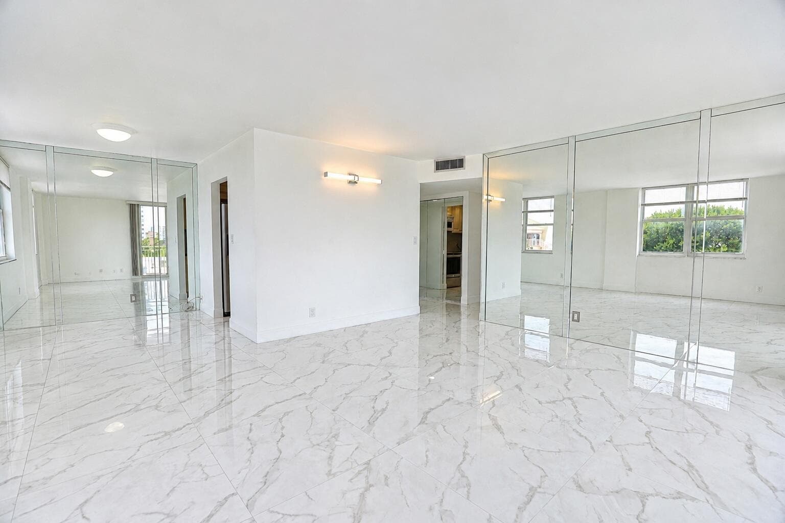 101 Briney Ave #401 1