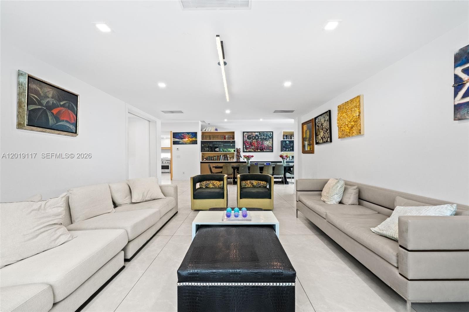 3748 Prairie Ave photo 9