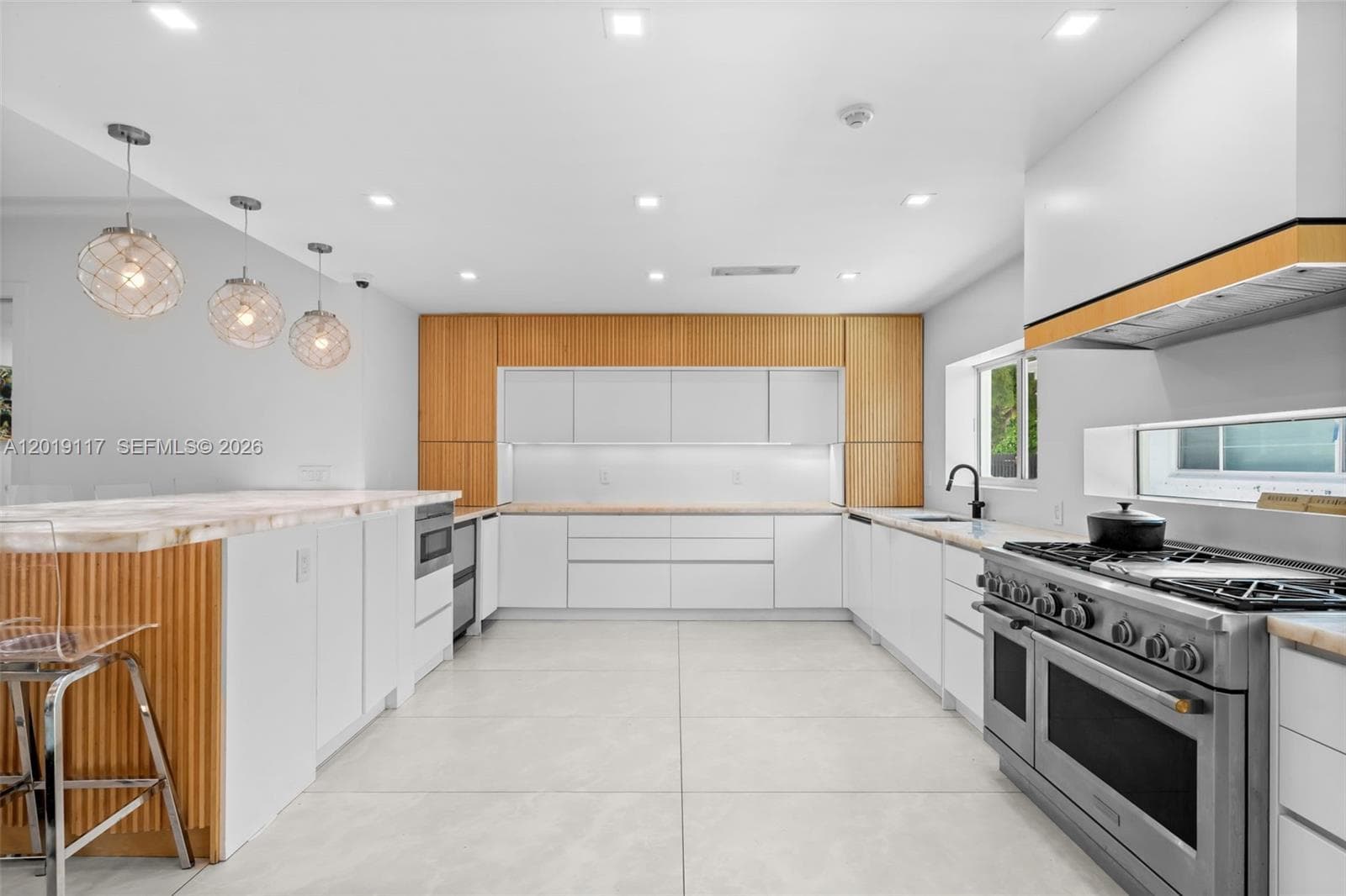 3748 Prairie Ave photo 14