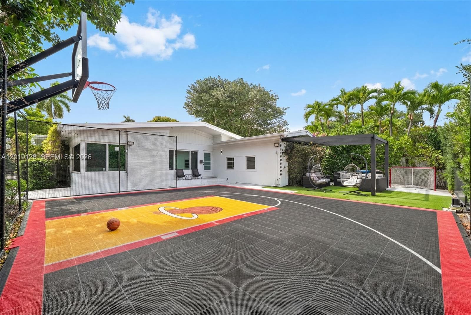 3758 Prairie Ave photo 2