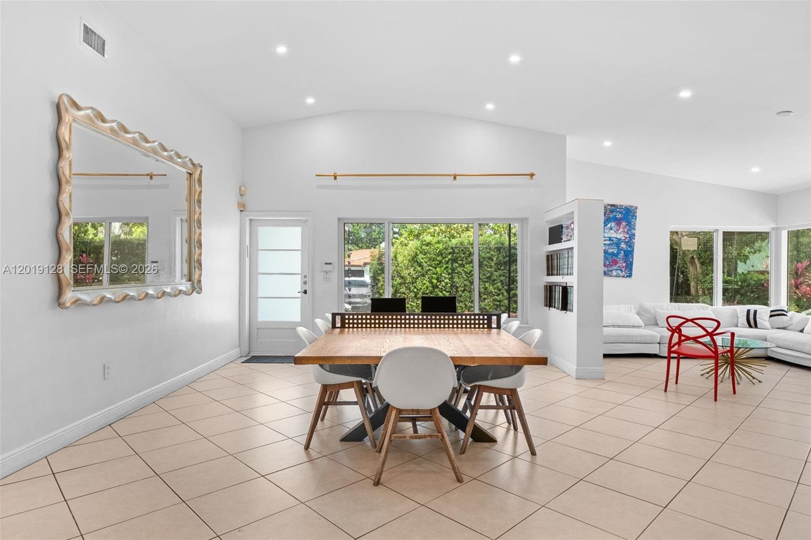 3758 Prairie Ave photo 5