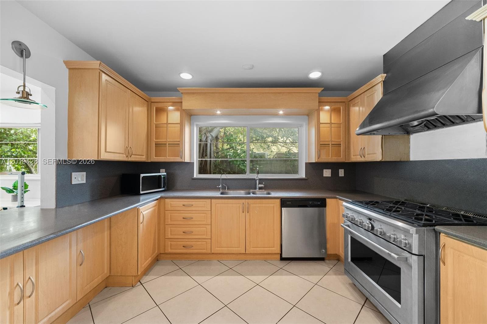 3758 Prairie Ave photo 11