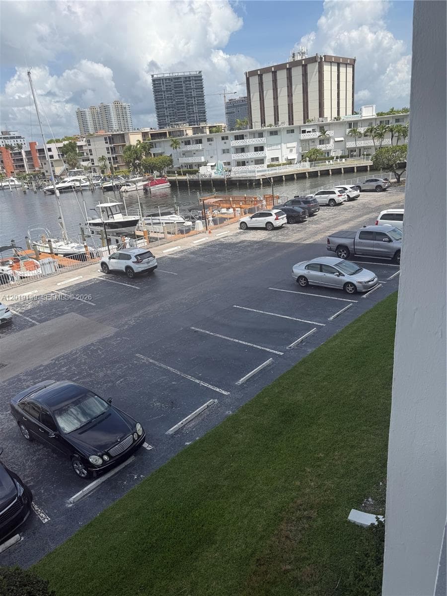LAKE POINT TOWER CONDOMIN · #313 in Hallandale Beach - Photo 16
