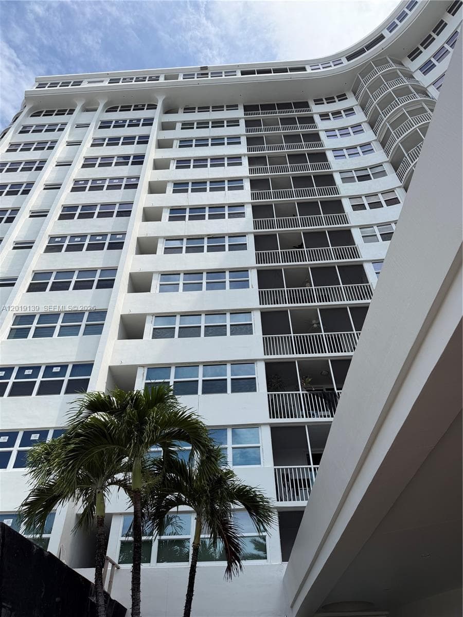 LAKE POINT TOWER CONDOMIN · #313 in Hallandale Beach - Photo 1