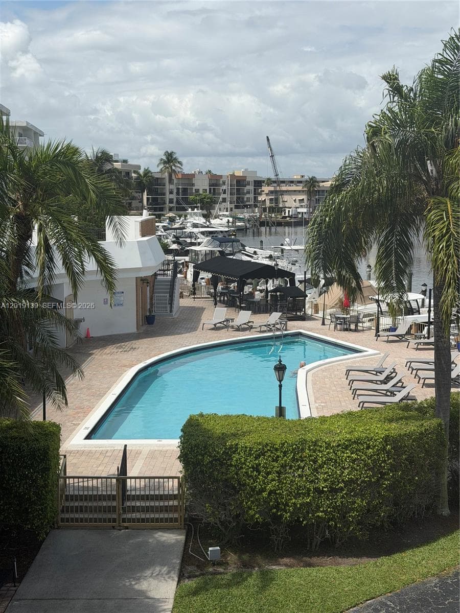 LAKE POINT TOWER CONDOMIN · #313 in Hallandale Beach - Photo 18