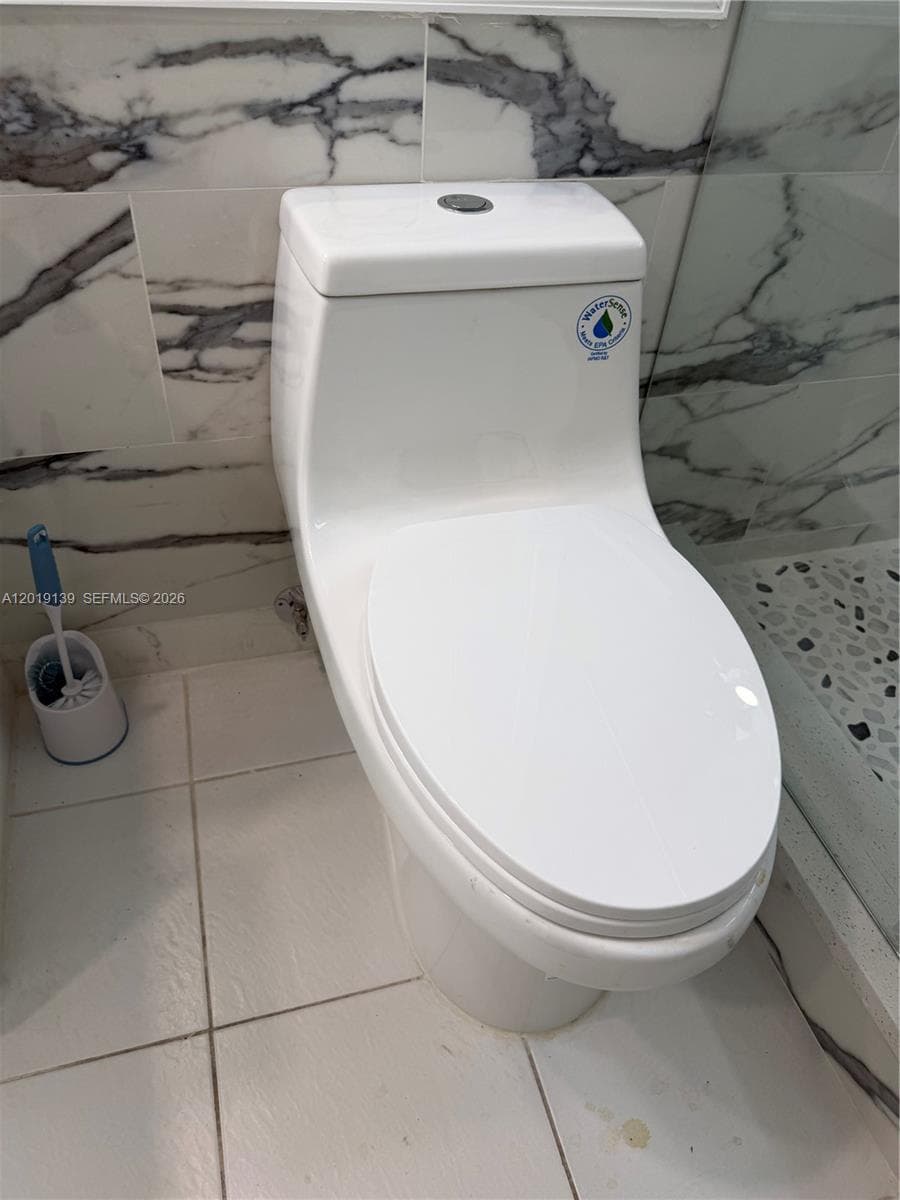 LAKE POINT TOWER CONDOMIN · #313 in Hallandale Beach - Photo 31