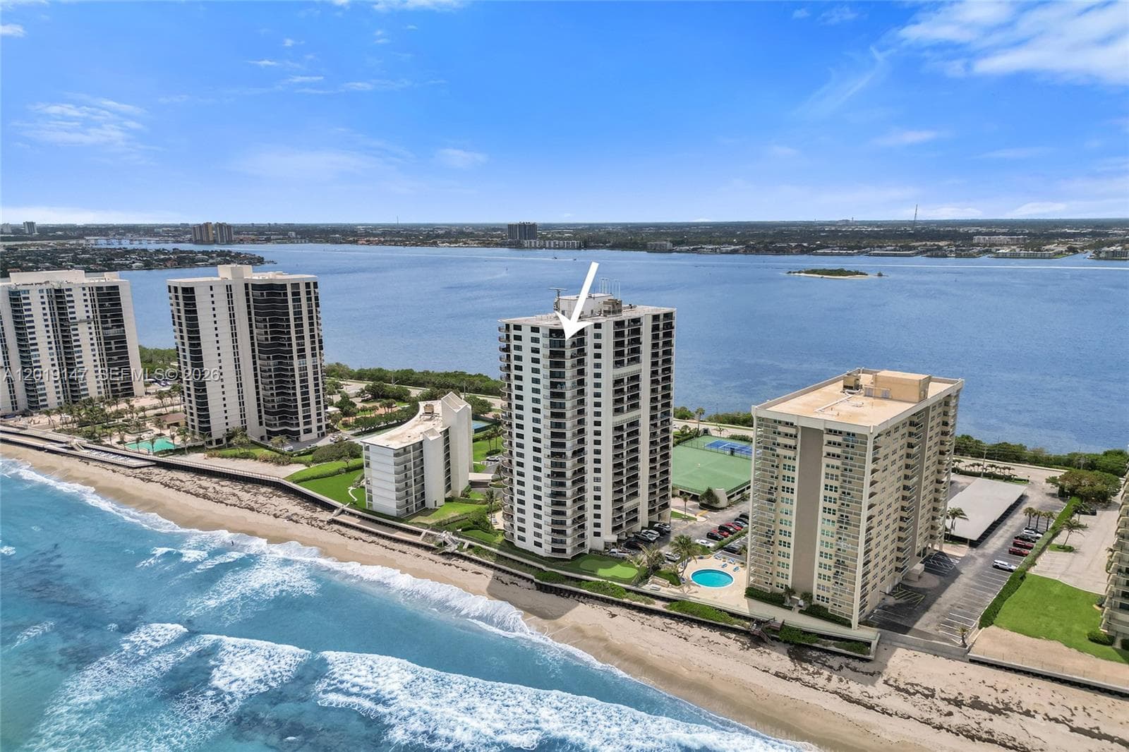 CONNEMARA CONDO · #2201 in Singer Island - Photo 3
