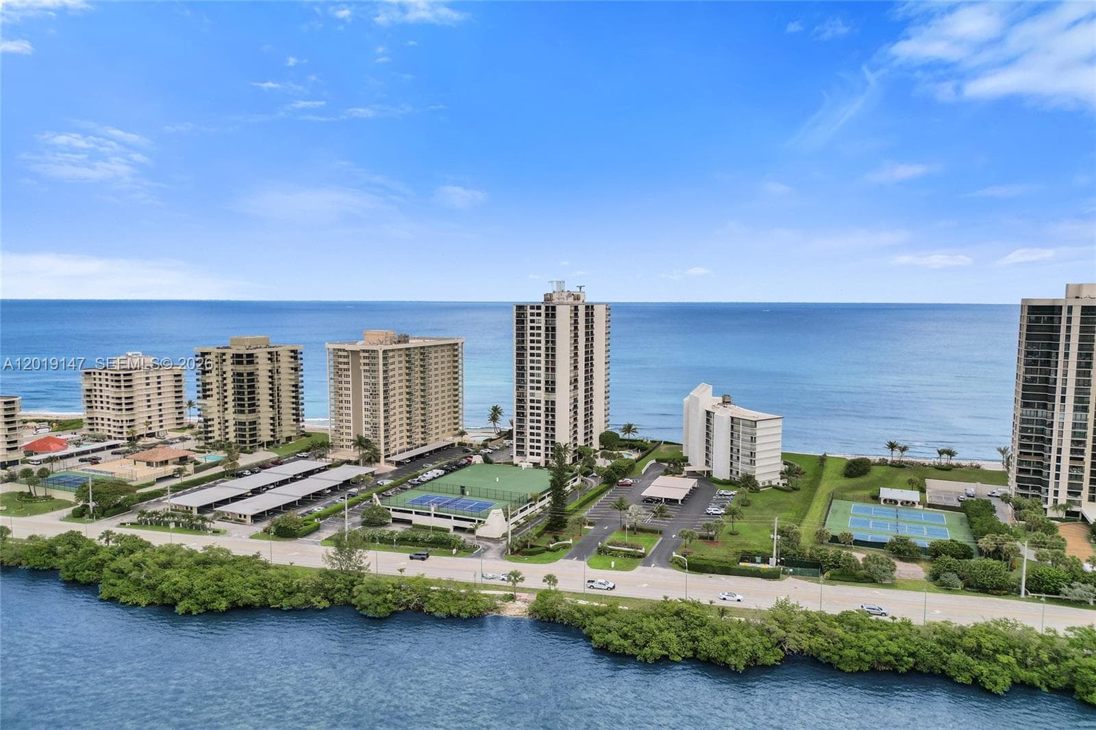 CONNEMARA CONDO · #2201 in Singer Island - Photo 5