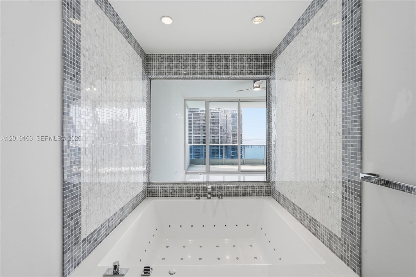 Epic · #4904 in Miami - Photo 17