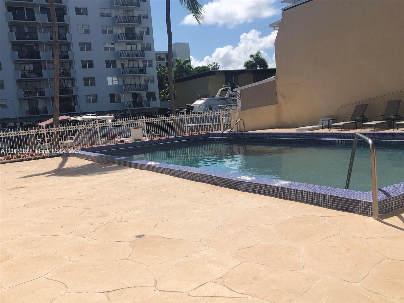 BEACH CLUB VILLAS CONDO · #39 in North Miami Beach - Photo 12