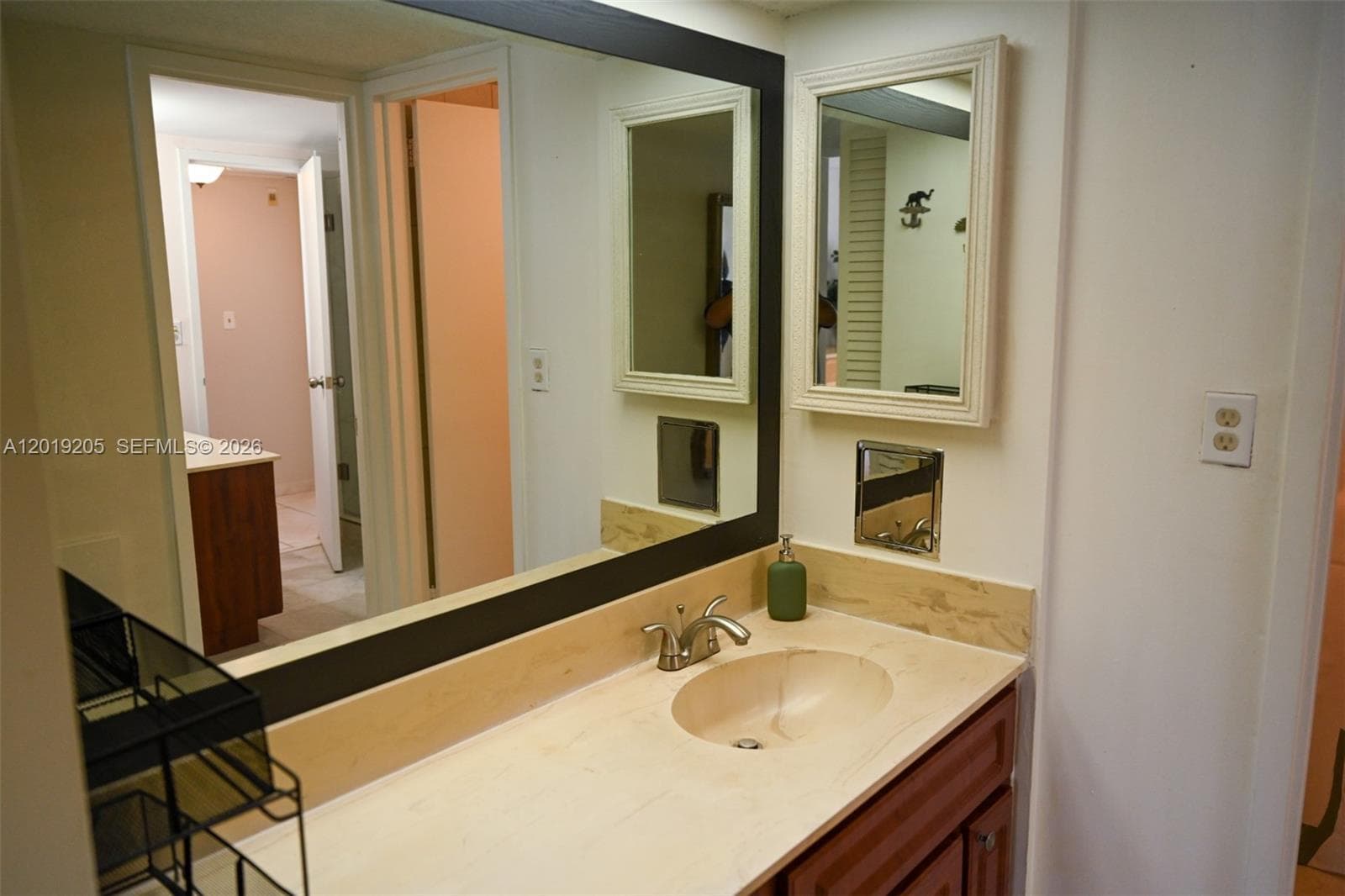 ARLEN BEACH CONDO · #511 in Miami Beach - Photo 13