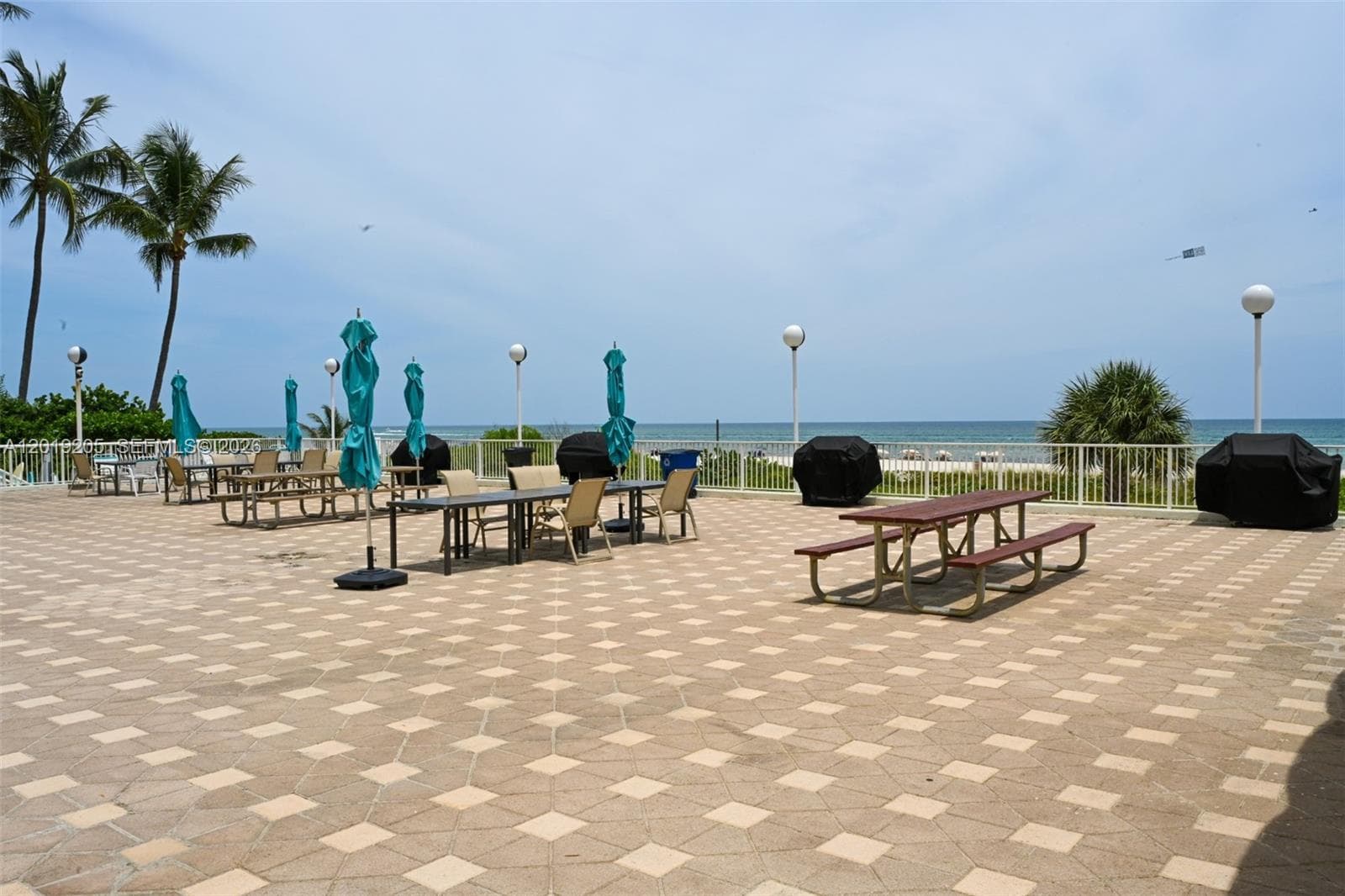 ARLEN BEACH CONDO · #511 in Miami Beach - Photo 17