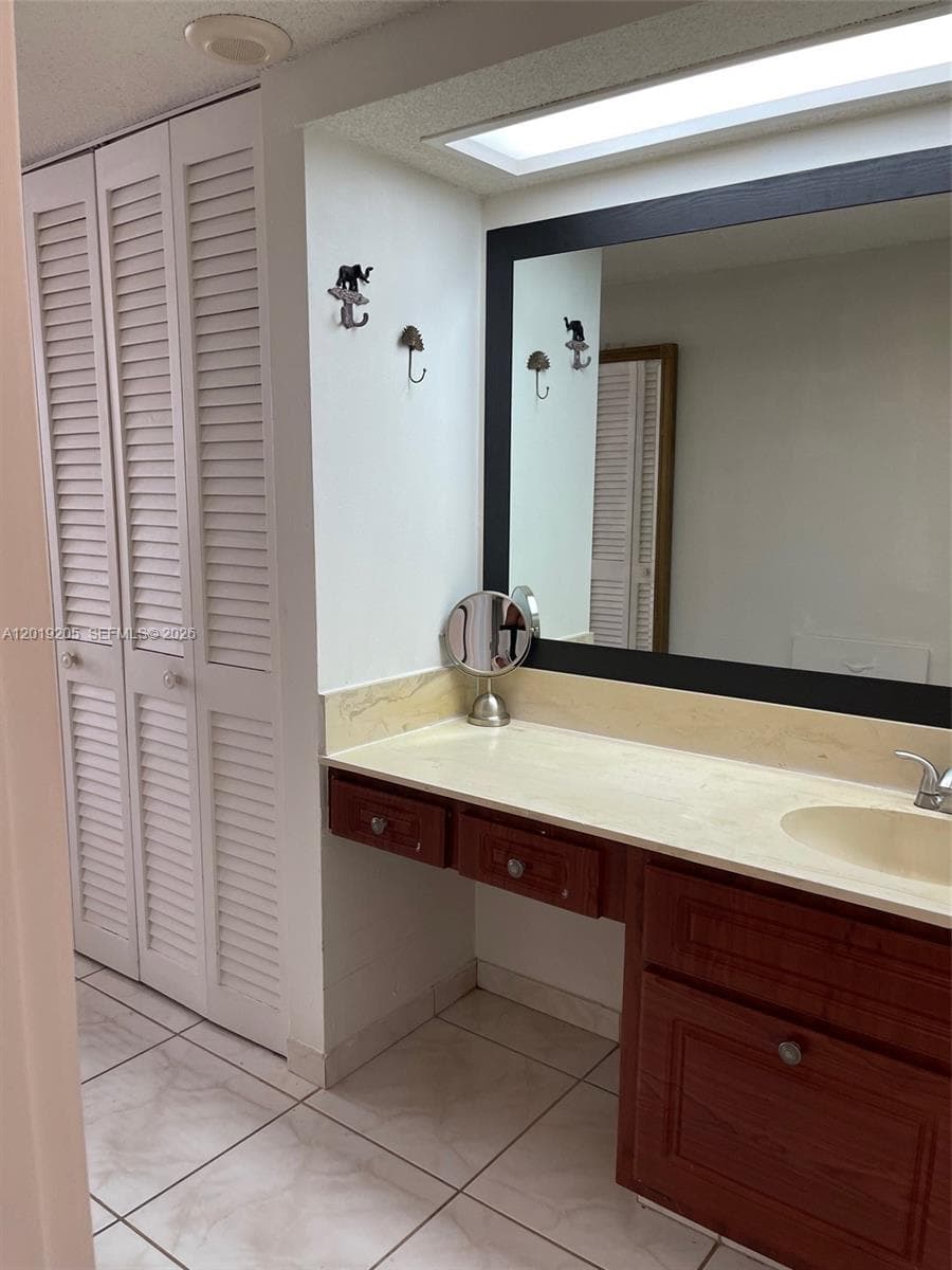ARLEN BEACH CONDO · #511 in Miami Beach - Photo 12