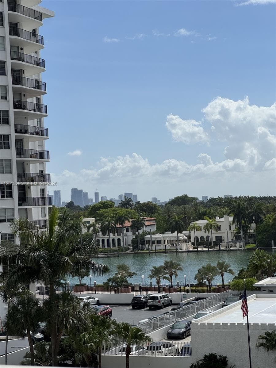 ARLEN BEACH CONDO · #511 in Miami Beach - Photo 7