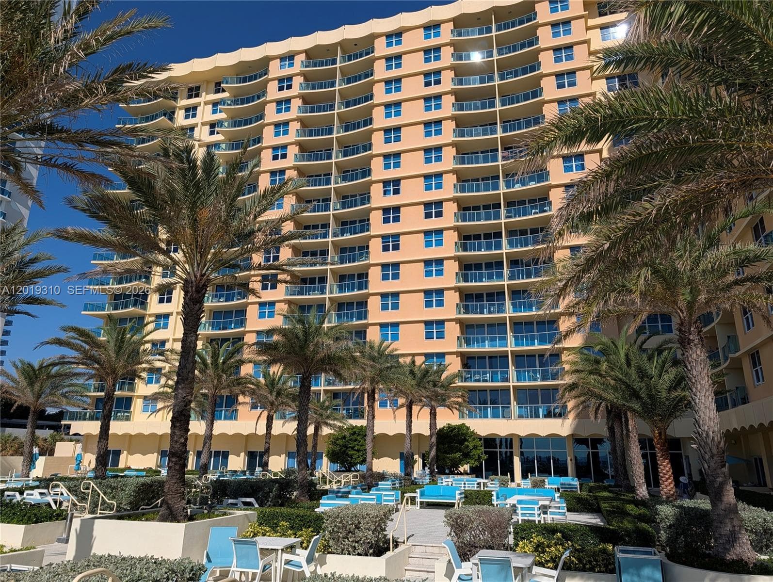 WAVE CONDO · #1021 in Hollywood - Photo 4