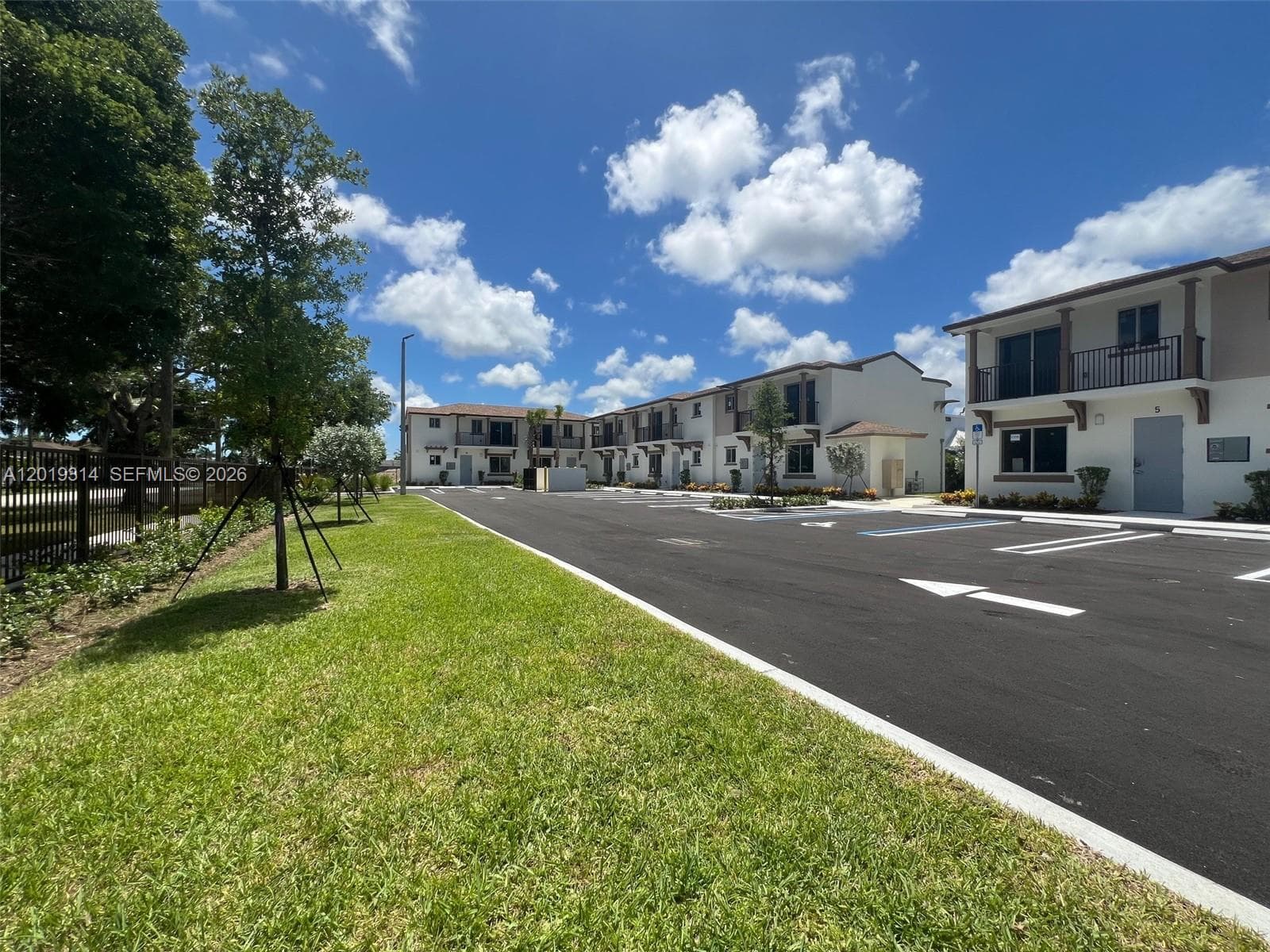 199 N Redland Rd #B5 photo 2