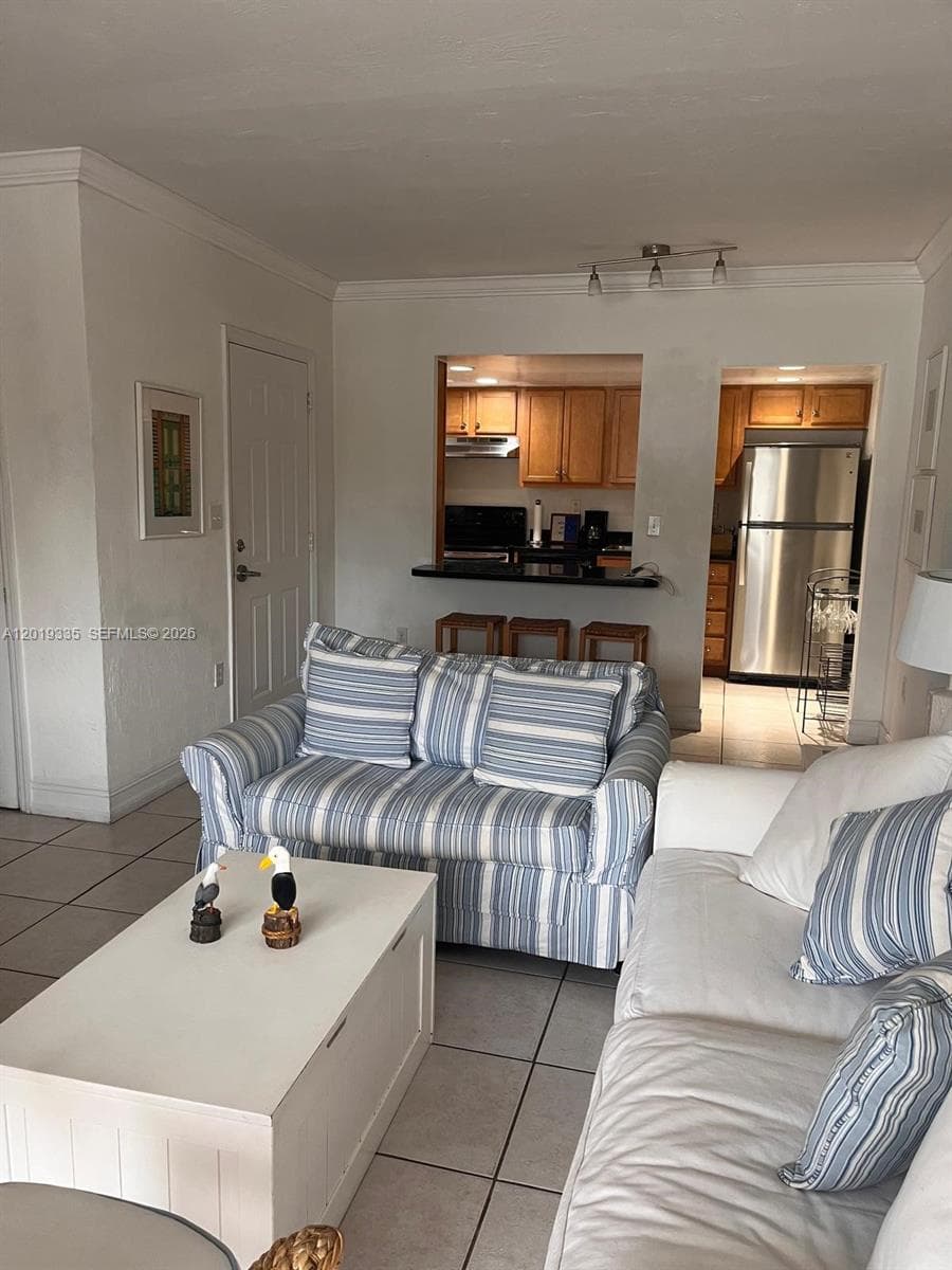 KEY ISLANDER CONDO · #208 in Key Biscayne - Photo 3