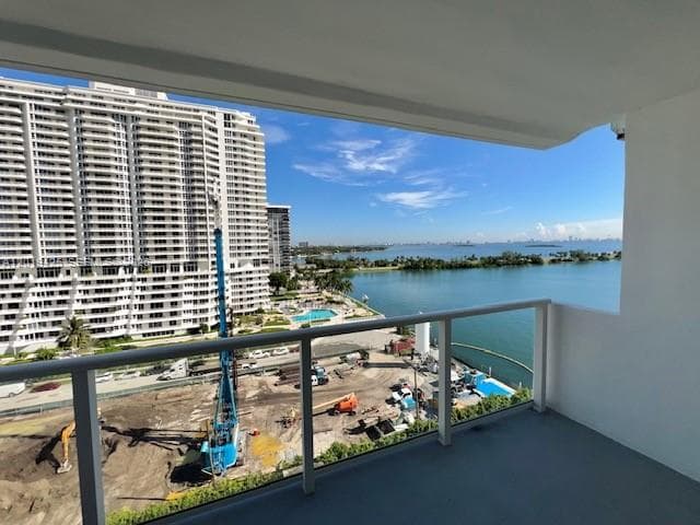 BAY PARK TOWERS CONDO · #1112 in Miami - Photo 9